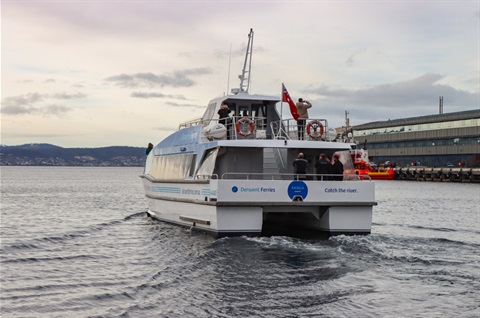 Ferry-departing-Hobart.jpg